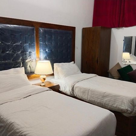 Family Guest House Lahore Near Airport Eksteriør billede