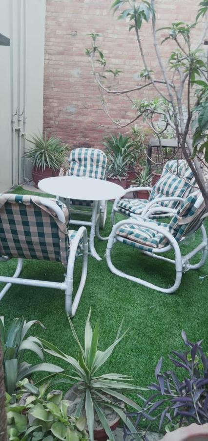 Family Guest House Lahore Near Airport Eksteriør billede