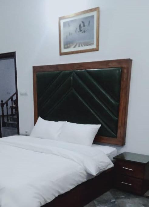 Family Guest House Lahore Near Airport Eksteriør billede