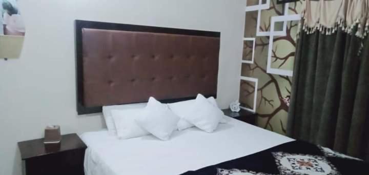 Family Guest House Lahore Near Airport Eksteriør billede