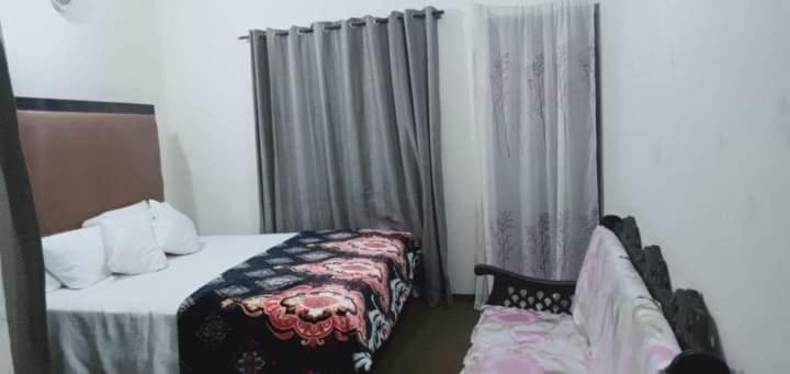 Family Guest House Lahore Near Airport Eksteriør billede
