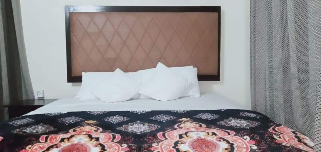Family Guest House Lahore Near Airport Værelse billede