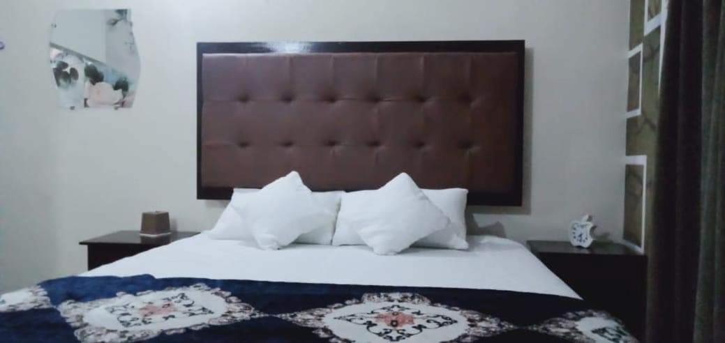 Family Guest House Lahore Near Airport Værelse billede